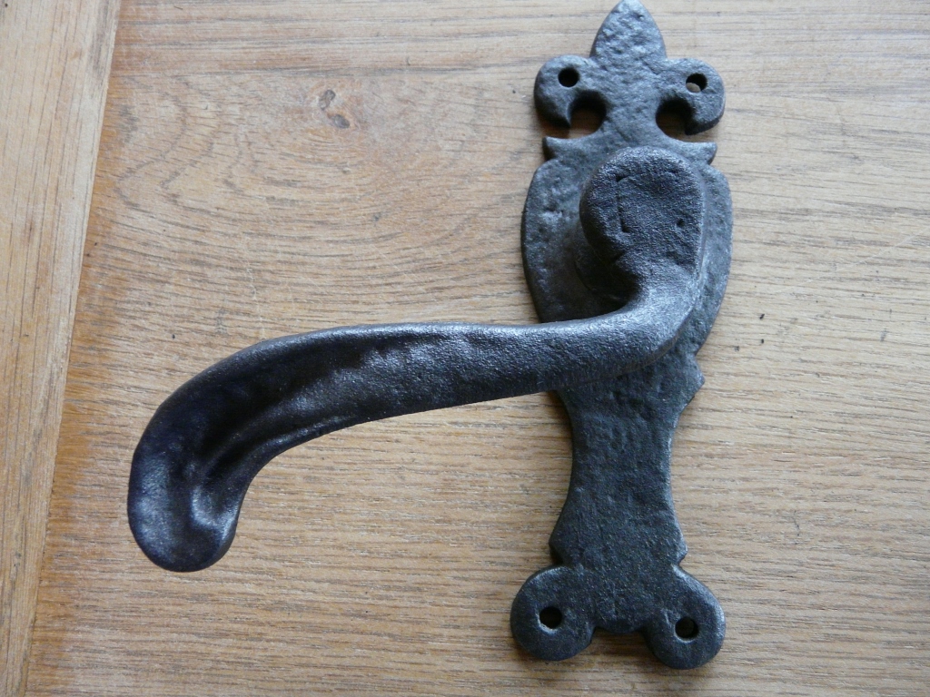 D0081016Cast Iron Door Handles. Antique Door knockers